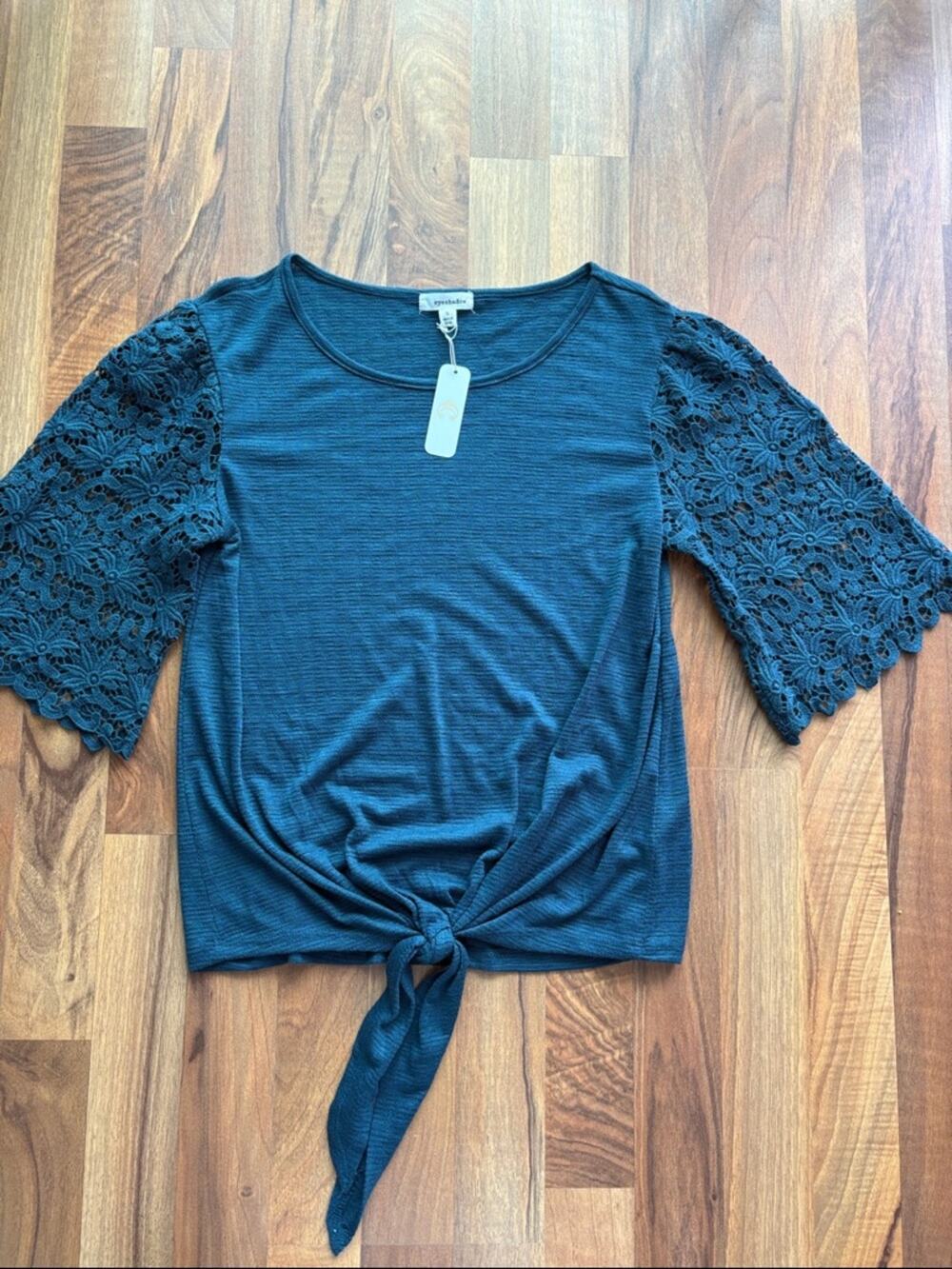 Eyeshadow Woman’s Size S Teal Lace-Sleeve Tie-Front Blouse NWT